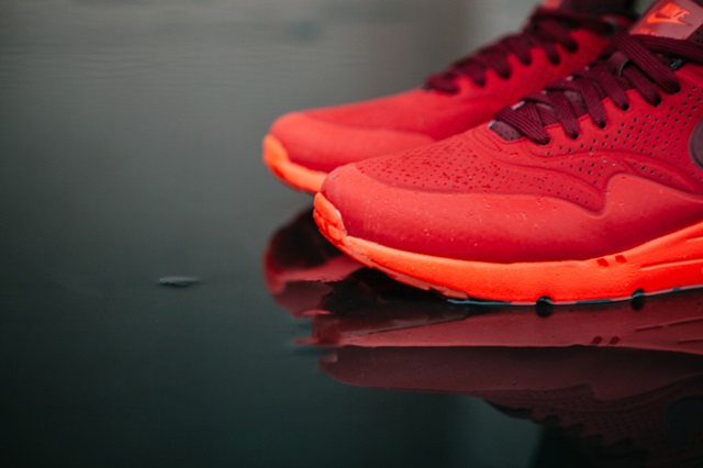 nike-air-max-1-ultra-moire-university-red-4