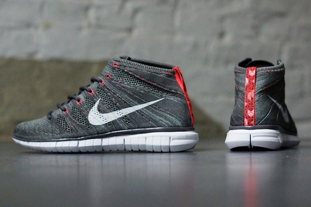 nike-flyknit-chukka-midnight-fog-3-960x640