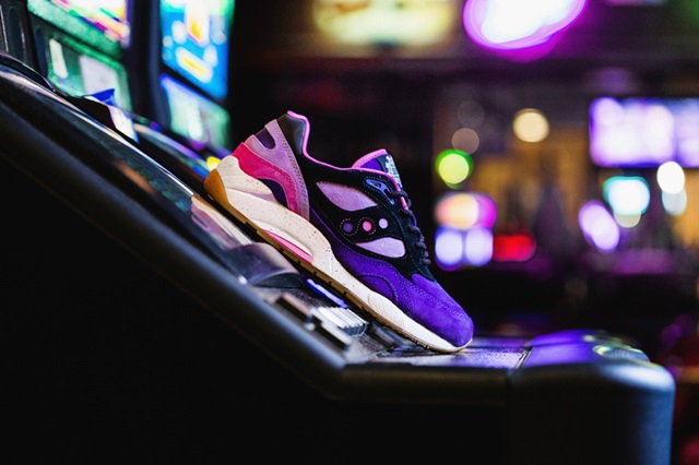 saucony-Feature-G9-Shadow-6-the-barney-01-
