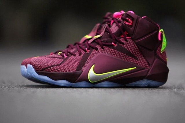 Lebron best sale 12 maroon