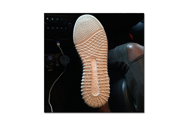 kanye-west-adidas-yeezy-750-boost-first-look-5-960x640