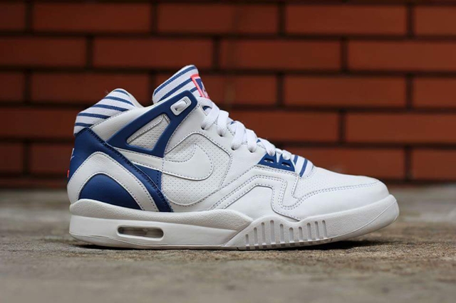 nike-air-tech-challenge-ii-pinstripe-01