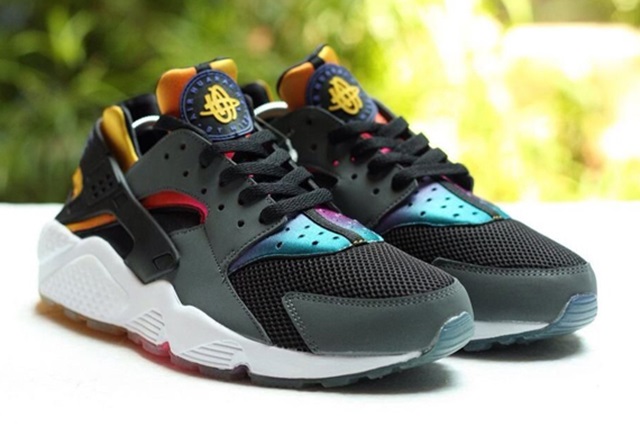 Nike huarache multicolored on sale