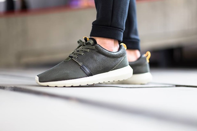 nike-roshe-run-nm-fb-cargo-khaki-2