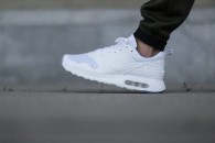 NIKE AIR MAX TAVAS SE TRIPLE WHITE SFMAG.RU