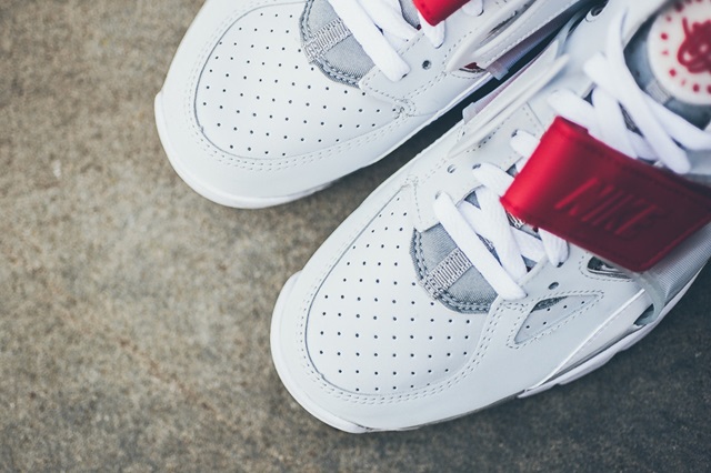 Nike-Air-Trainer-Huarache-White-Wolf-Grey-University-Red-4