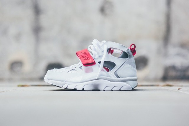 Nike huarache red grey hotsell