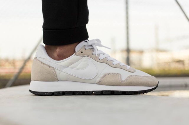 nike-air-pegasus-83-summit-white-1