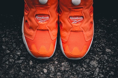 reebok-instapump-fury-tech-solar-orange-02-960x640