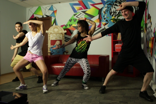 JUST DANCE_pic3