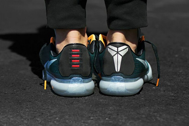 Nike-Kobe-X-Flight-On-Foot-Look-4