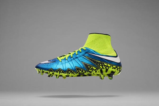 SU15_FB_WWC_Hypervenom_Phantom_FG_LAT_native_600