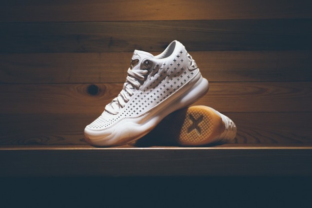 Nike Kobe X Mid EXT White/Gum Light 