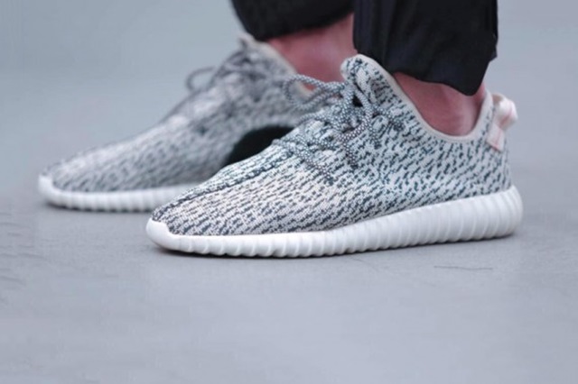 a-first-look-at-the-adidas-originals-yeezy-boost-low-1-570x380 (1)