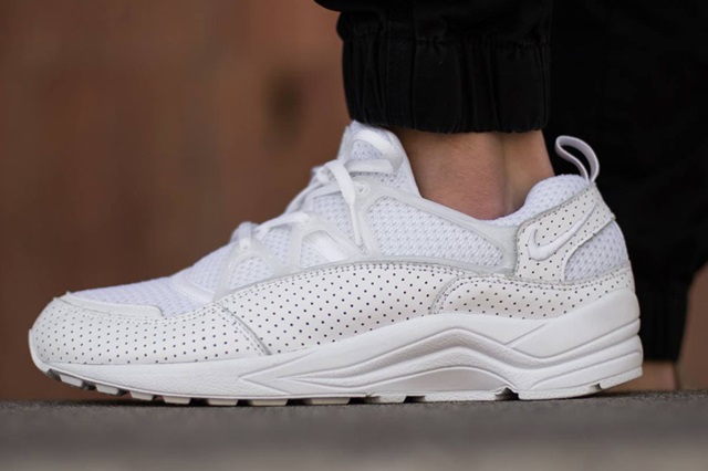 Nike Air Huarache Light All White SFMAG.RU