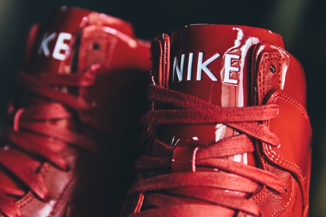 a-closer-look-at-the-nike-dunk-lux-high-sp-gym-red-4