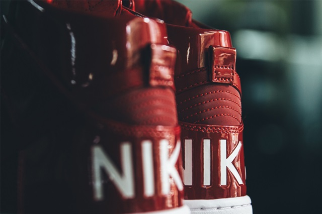 a-closer-look-at-the-nike-dunk-lux-high-sp-gym-red-7