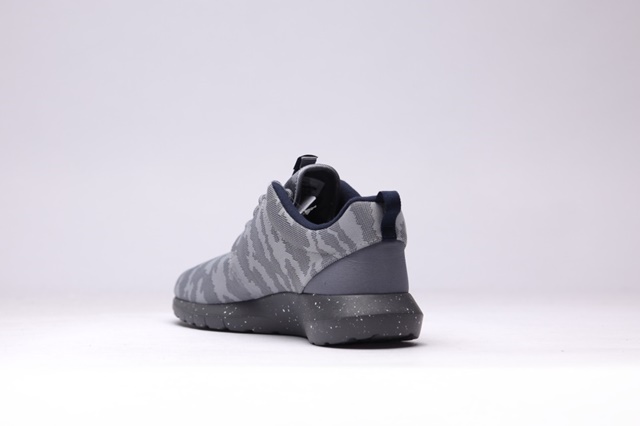 afew-store-sneaker-nike-roshe-nm-fb-flt-slvr-obsdn-drkgry-clgry-15