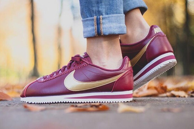 nike-wmns-classic-cortez-leather-team-red-01