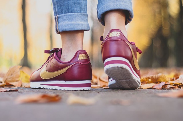 nike-wmns-classic-cortez-leather-team-red-2
