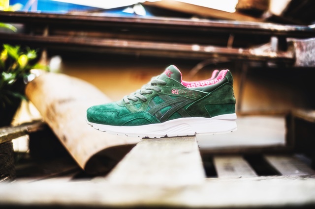 Asics-Gel-Lyte-V-Christmas-H6R2L-8082-02-800pix