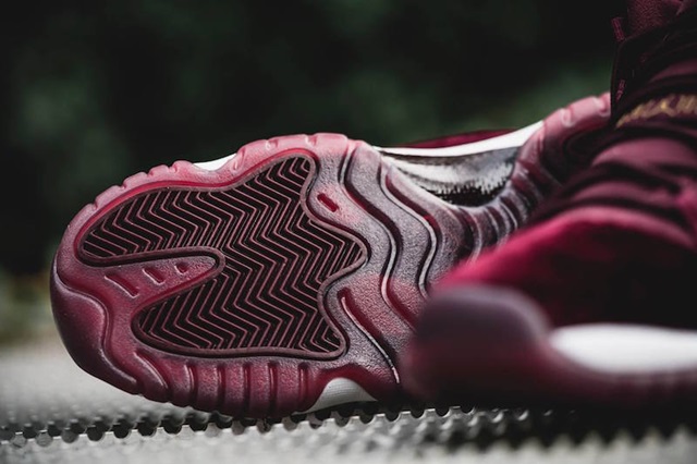 Maroon velvet hot sale 11s