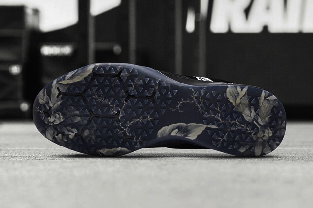 Nike-Air-Zoom-Strong-Floral-