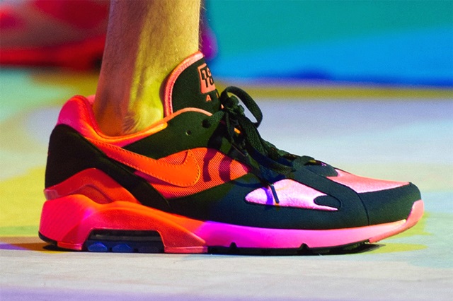 comme-des-garcons-nike-air-max-180-03