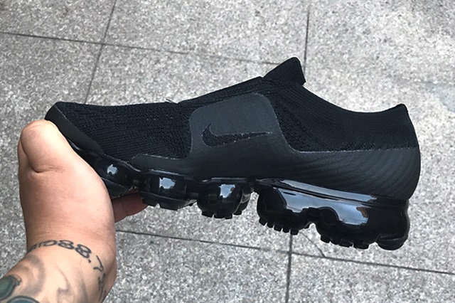 black vapormax with strap