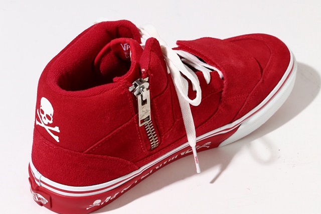 mastermind-japan-vans-mountain-edition-red-2