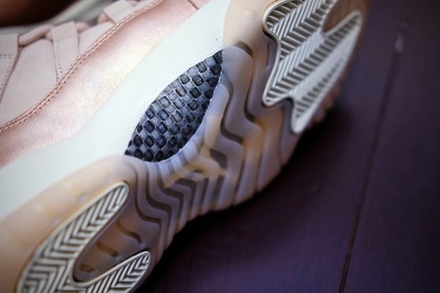 jordan-11-low-rose-gold-4