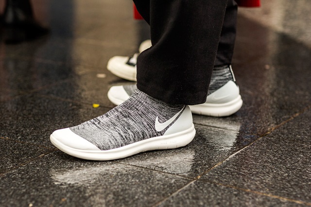 paris-mens-fw18-sneaker-street-style-11