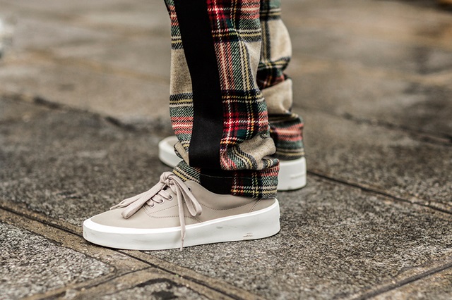 paris-mens-fw18-sneaker-street-style-13