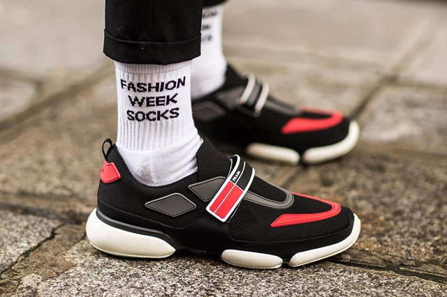 paris-mens-fw18-sneaker-street-style-20