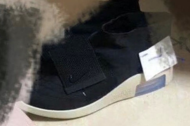 Nike-Air-Fear-of-God-Moccasin-Black-Release-Info