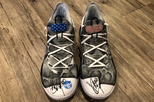 Stephen Curry Moon Landing Under Armour Curry 6_Signed Sneaker 6